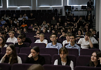 Православный психолог Ирина Медведева обсудила с курганскими старшеклассниками отношения с противоположным полом