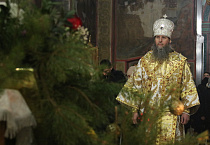 Митрополит Даниил совершил Великую Рождественскую вечерню