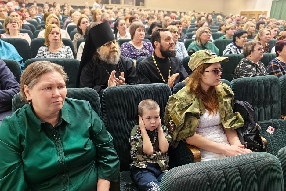  В Кургане священник, участвовавший в СВО, выступил с докладом на форуме «Мы вместе»