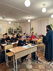 Священник из Половинного побеседовал о религии со школьниками