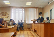 Преподаватели православной гимназии обсудили вопросы веры и науки с курганскими студентами