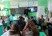 Зауральский священник провёл урок нравственности в сельской школе
