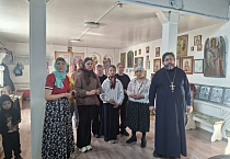 Настоятель макушинского храма провёл экскурсию для местных жителей
