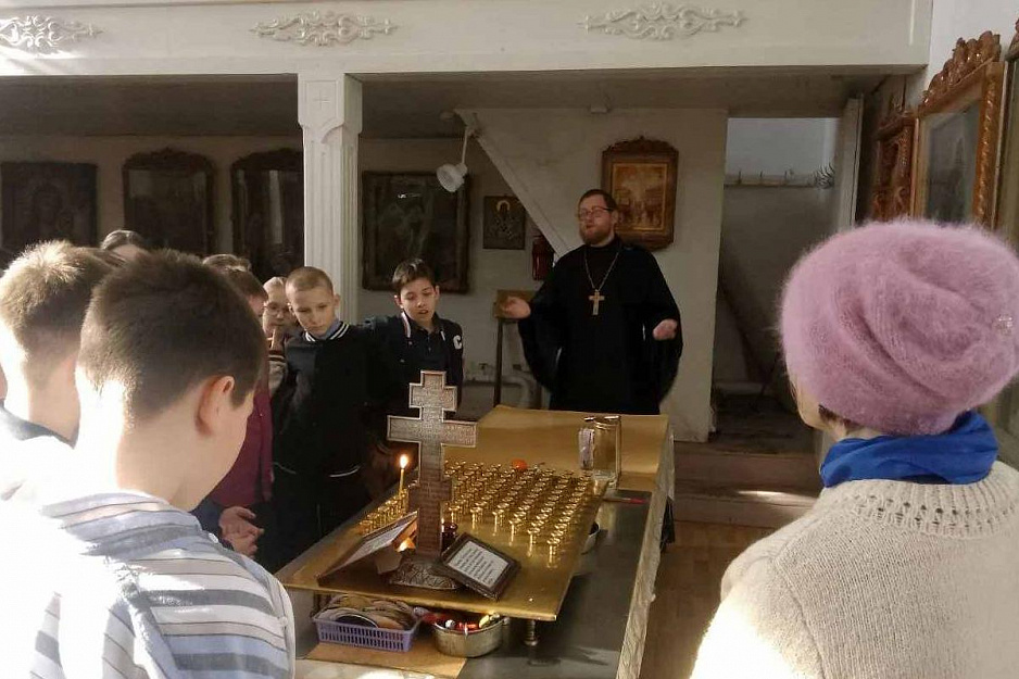 В Рождественском храме Кургана побывали 4-классники