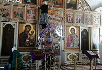 Зауральский храм Петра и Павла в Черёмухово готовят к Пасхе