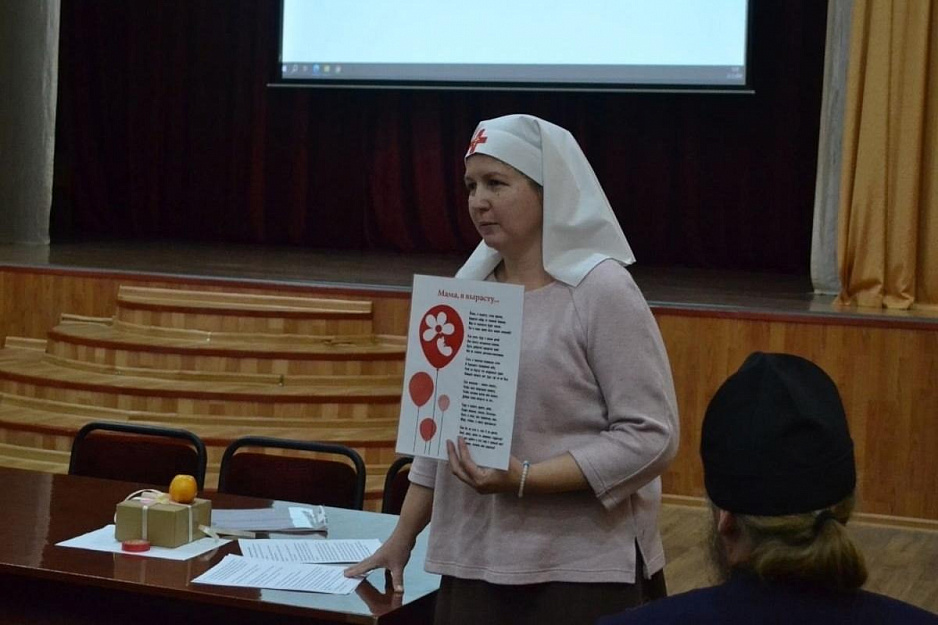 Курганский священник провёл для студентов колледжа акцию в защиту нерождённых младенцев