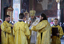 Митрополит Даниил совершил воскресную Литургию в Александро-Невском соборе Кургана