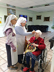 Лесниковский дом-интернат посетили сёстры милосердия