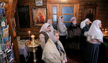 Литургия в храме рождества святителя Николая Чудотворца