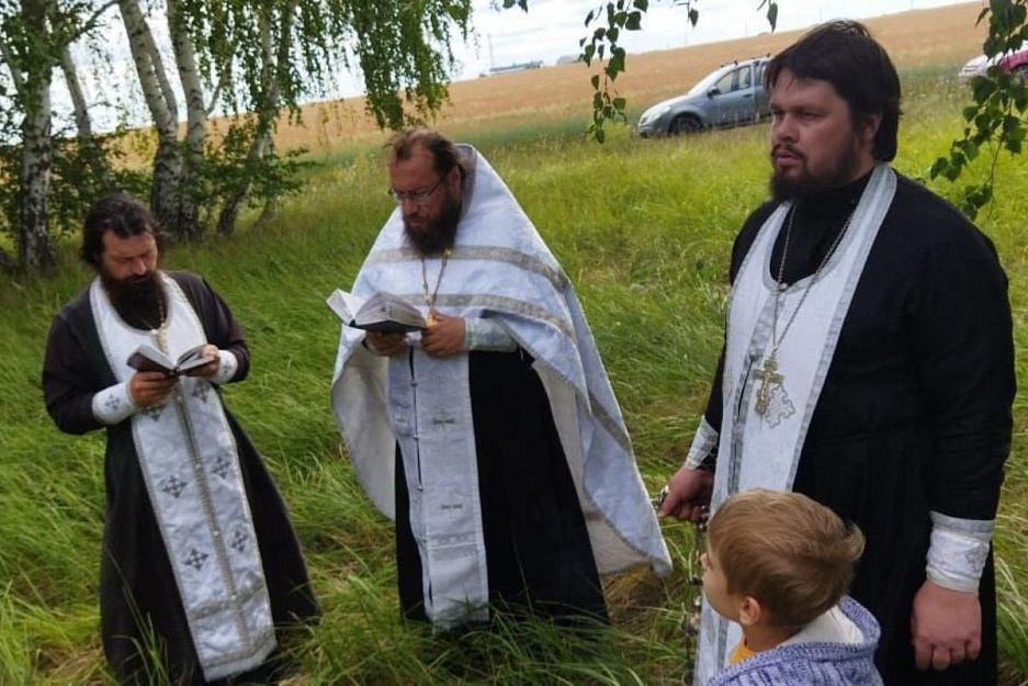 Батюшки в церкви Новозыбков