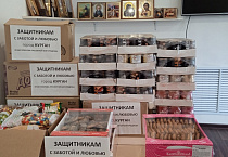 В Кургане прихожане Покровского храма сшили повязки «Свой – чужой» для бойцов СВО