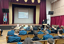 Клирик кафедрального собора Кургана выступил перед студентами колледжа