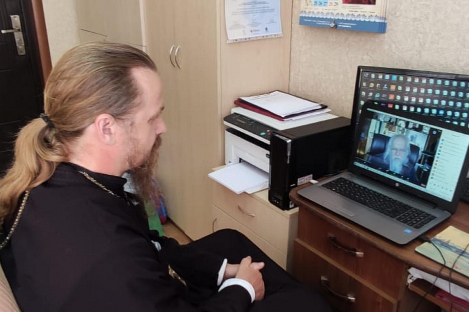 Руководитель социального отдела Курганской епархии принял участие в онлайн-встрече с председателем Синодального отдела по благотворительности