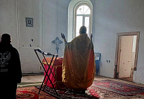 Для иконы в старинном храме села Рассвет изготовили киот