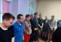 В Кургане священник и сестра милосердия посетили наркологический диспансер