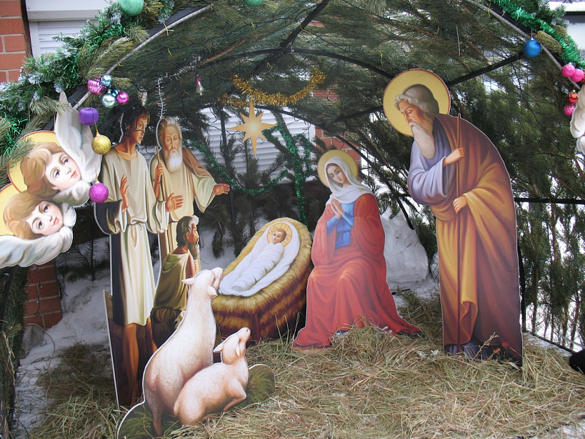 Юные курганцы состязались в «Рождественских забавах» возле собора Александра Невского