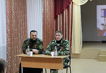 В Лебяжье священник – участник СВО побывал в школе-интернате