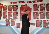 Курганский священник принял участие в открытии информативного панно «Сынам полков»