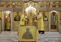 Память святителя Агафангела почтили в курганском кафедральном соборе