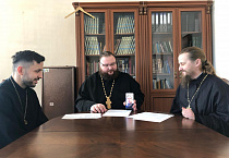 Попечительская комиссия Курганской епархии оказала материальную помощь многодетному священнику