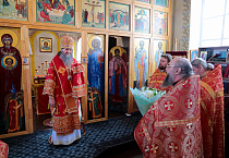 Митрополит Даниил совершил Литургию в храме села Золотое Макушинского района