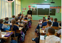 Курганские священники побывали в гимназии № 19