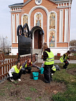 Ученики школы №9 помогли курганскому приходу