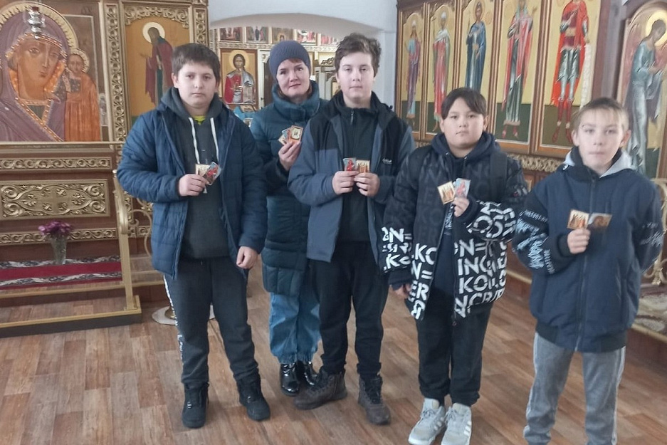 Шестиклассники черёмуховской школы посетили местный храм