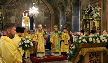 Всенощное бдение с митрополитом Даниилом и митрополитом Екатеринбургский Евгением