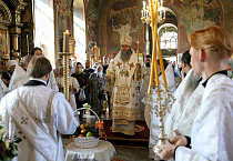 Митрополит Даниил в праздник Преображения Господня освятил плоды в Александро-Невском соборе 