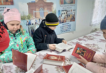 В Зауралье сельский священник провёл со школьниками ознакомительную беседу