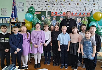 Священник села Садовое провёл уроки нравственности в местной школе