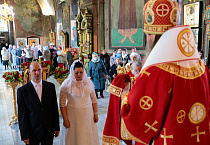 Митрополит Даниил в Антипасху совершил первое в этом году Таинство Венчания
