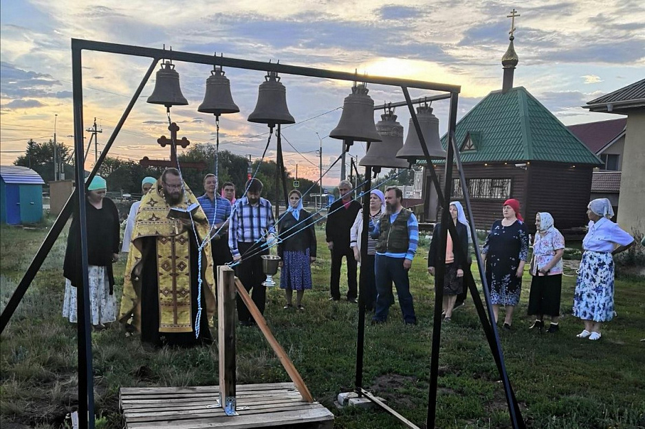 В храме блаженной Матроны Московской микрорайона Глинки города Кургана зазвонили колокола