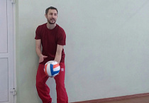 В День дарения ёлочных праздничных шаров в курганской православной школе провели товарищескую игру по волейболу