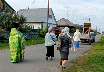 Богослужения в селе Половинное временно возвращаются в старый храм