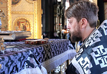Митрополит Даниил совершил Литургию Преждеосвященных Даров в Александро-Невском соборе Кургана