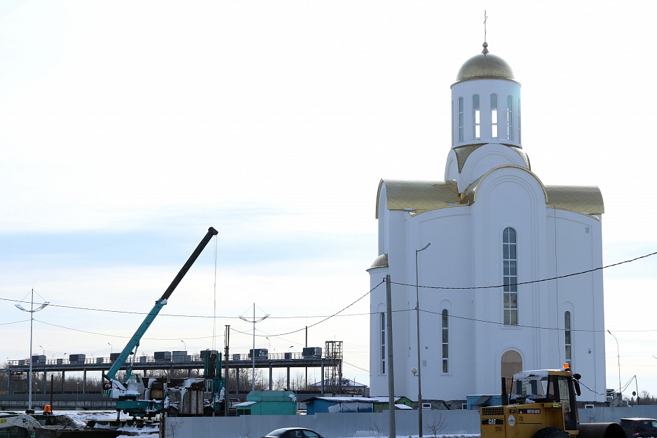 В строящийся на берегу Тобола Троицкий собор завели тепло