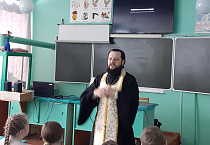 Зауральский священник рассказал школьникам о Рождестве Хриством