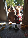 В Кургане подопечные «Сквера Милосердия» получают горячие обеды и подарки
