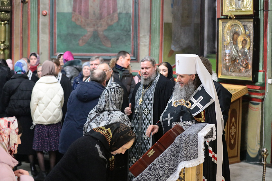 Митрополит Даниил совершил вечерню с чином прощения в Александро-Невском соборе Кургана