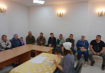 Прихожане Троицкого  собора  Кургана встретились  с известным зауральским  скульптором