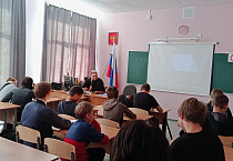 В Кургане священник вместе со школьниками принял участие в киноакции