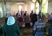 Двойная радость: в  Никольский храм села Усть-Суерское накануне Троицы привезли купола