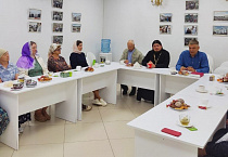 Участникам клуба православных женщин при Троицком соборе Кургана рассказали о церковно-государственных отношениях