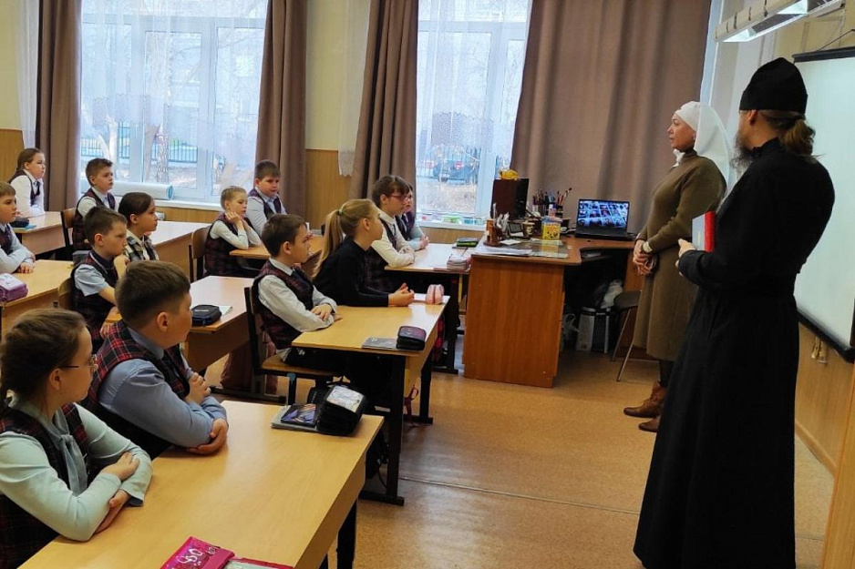 В Кургане священник участвовал в «Уроке здоровья»