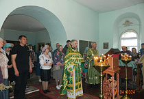 Паломники из Кургана встретили Вербное воскресенье в белозерском храме