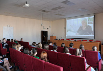 Фильм Курганской епархии о заслуженном учителе РФ показали студентам КГУ