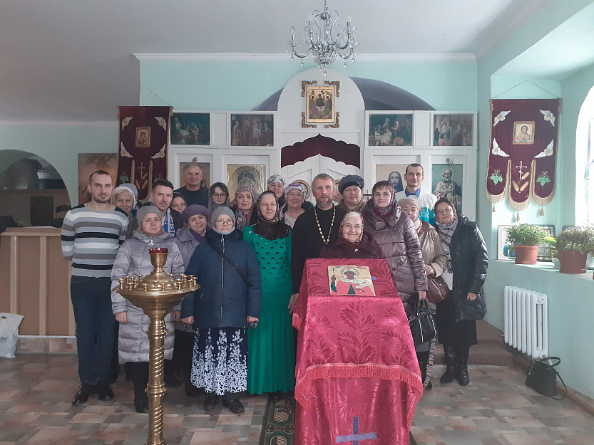 Паломники из города  Кургана побывали в храме села Белозерское