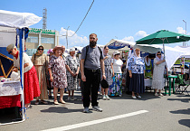 В Кургане возле Троицкого собора открылась традиционная Троицкая выставка-ярмарка